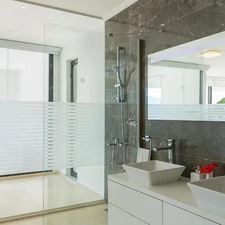 Vila 4 Bedroom 1045 F Kalkan