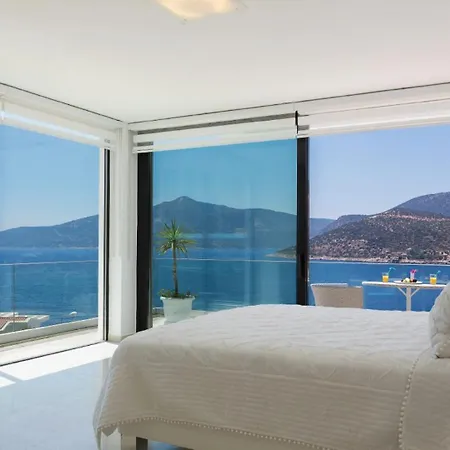 Vila 4 Bedroom 1045 F *